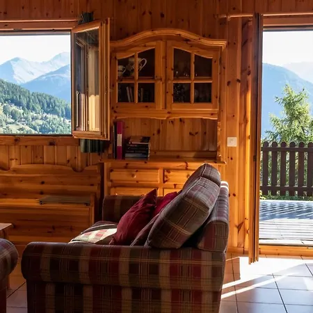 Chalet Sublime Chalet Traditionnel A *